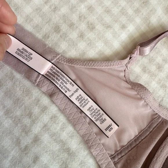 Victoria’s Secret Lace Unlined Bra - Picture 5 of 6